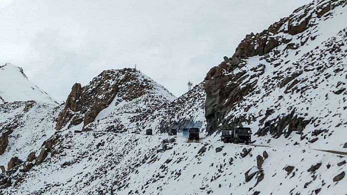 Indian Army vehicles driving through the snow in Ladakh (representational image) | Photo: AFP via Getty Images via Bloomberg