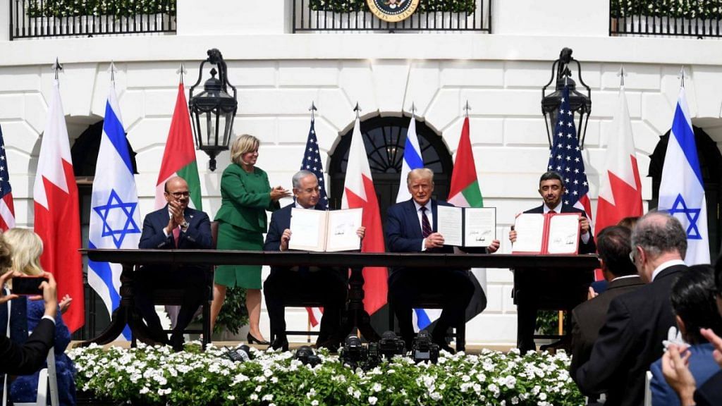 From Left-Right: Bahrain Foreign Minister Khalid Khalifa, Israeli Prime Minister Netanyahu, US President Donald Trump, and UAE Foreign Minister Abdullah Zayed sign the Abraham Accord | Benjamin Netanyahu | Twitter