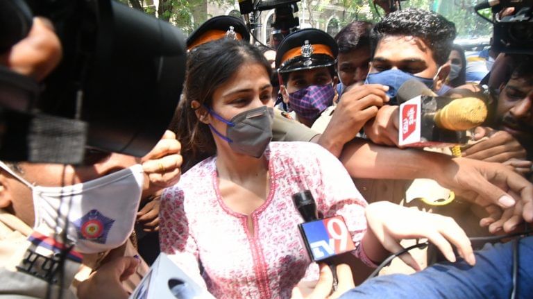 Media must engage people in constructive civil discourse based on facts and free from bias