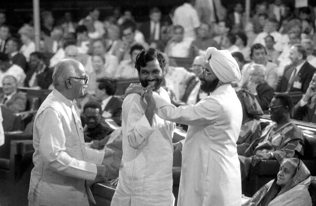 From left to right: veteran leader L.K. Advani, Ram Vilas Paswan and former President of India Giani Zail Singh in Parliament house | Photo: Praveen Jain