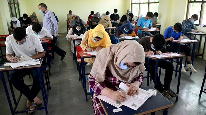 Students wear face masks to appear for the NEET in Srinagar on 13 September 2020 | ANI