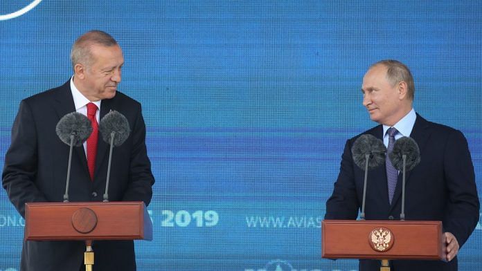 Turkey's President Recep Tayyip Erdogan (L) and Russia President Vladimir Putin | Photographer: Andrey Rudakov | Bloomberg