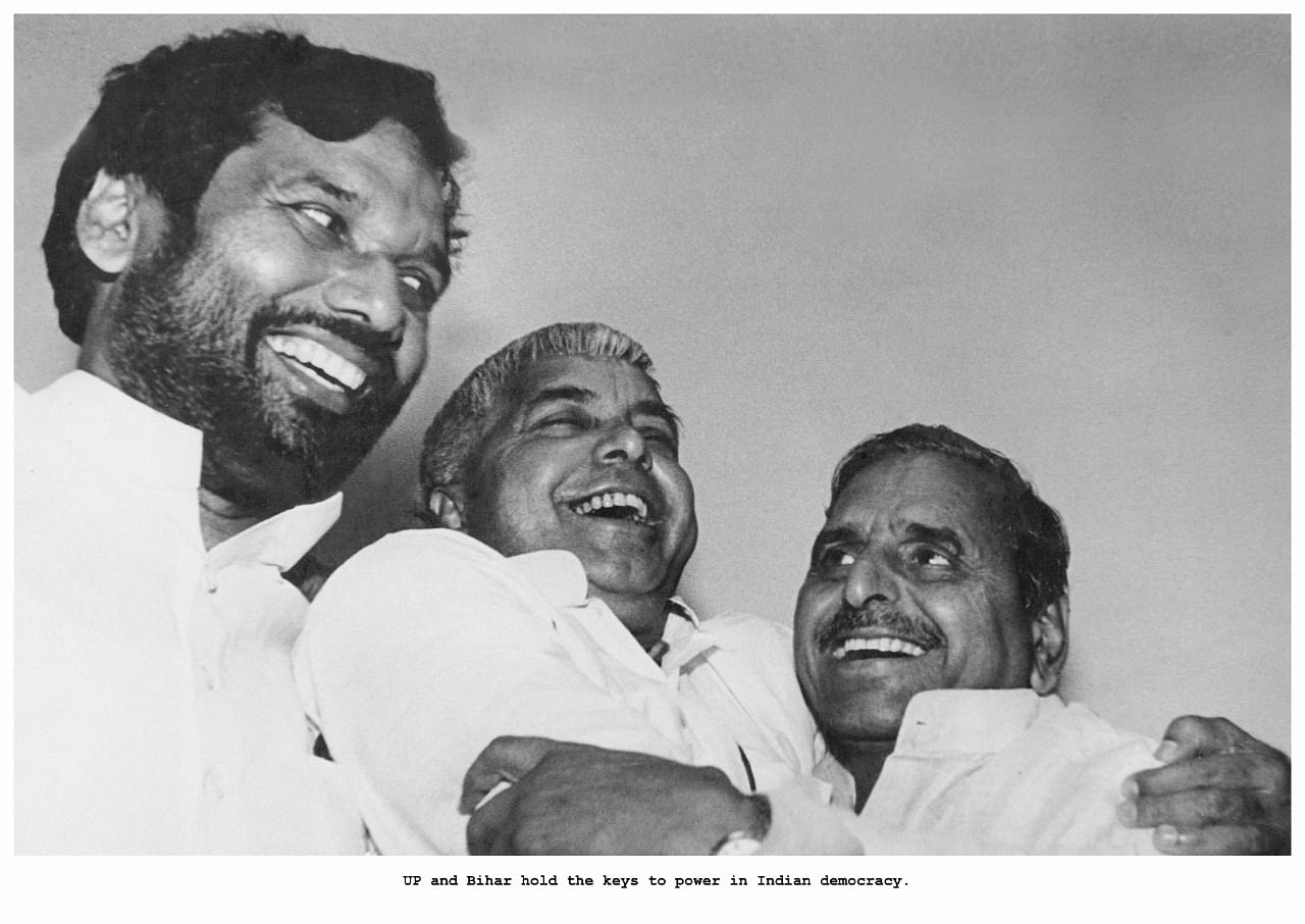 From left to right: Ram Vilas Paswan with RJD leader Lalu Prasad Yadav and Samajwadi Party leader Mulayam Singh Yadav | Photo: Praveen Jain 