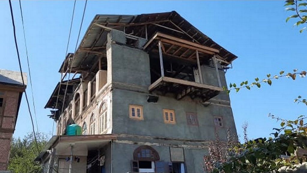 The Mirzas live in two rooms of this house in Srinagar's Shamswari locality | Photo: Azaan Javaid | ThePrint