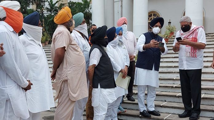 Governor Dhankhar with a delegation led by Manjinder Singh Sirsa, the president of Delhi Sikh Gurdwara Management Committee | By special arrangement