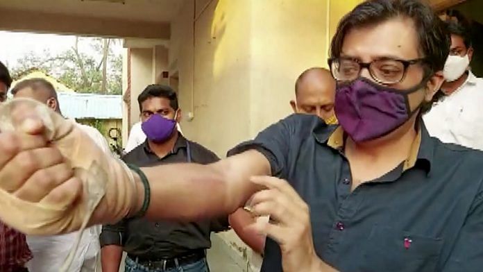 Republic TV Editor-in-Chief Arnab Goswami at a court in Alibaug | Photo: ANI