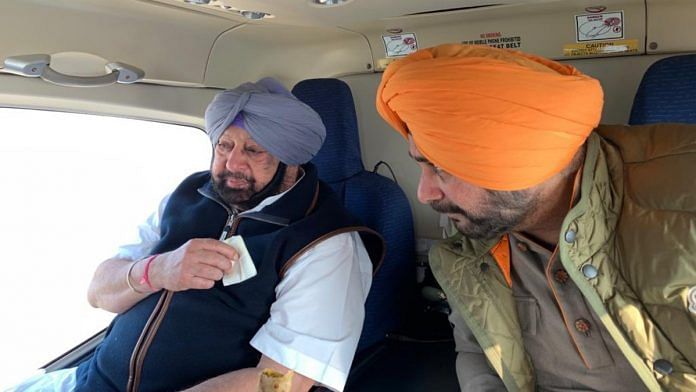 Punjab Chief Minister Amarinder Singh and his party colleague Navjot Singh Sidhu | Twitter | @RT_MediaAdvPbCM