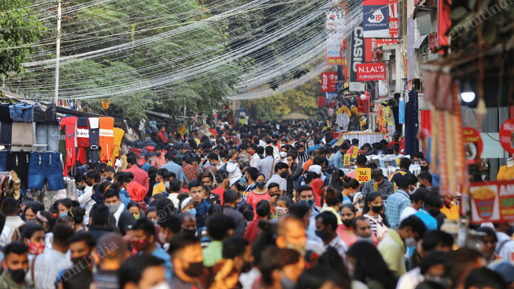 A crowded Sarojini Nagar market in New Delhi during Diwali weekend, in November 2020 | Photo: Suraj Singh Bisht