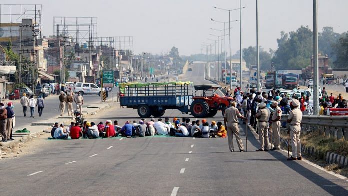 Representational image | A file photo of farmers blocking Amritsar-Delhi National Highway during their four hours statewide Chakka Jam near Jalandhar on 5 November. | Photo: ANI