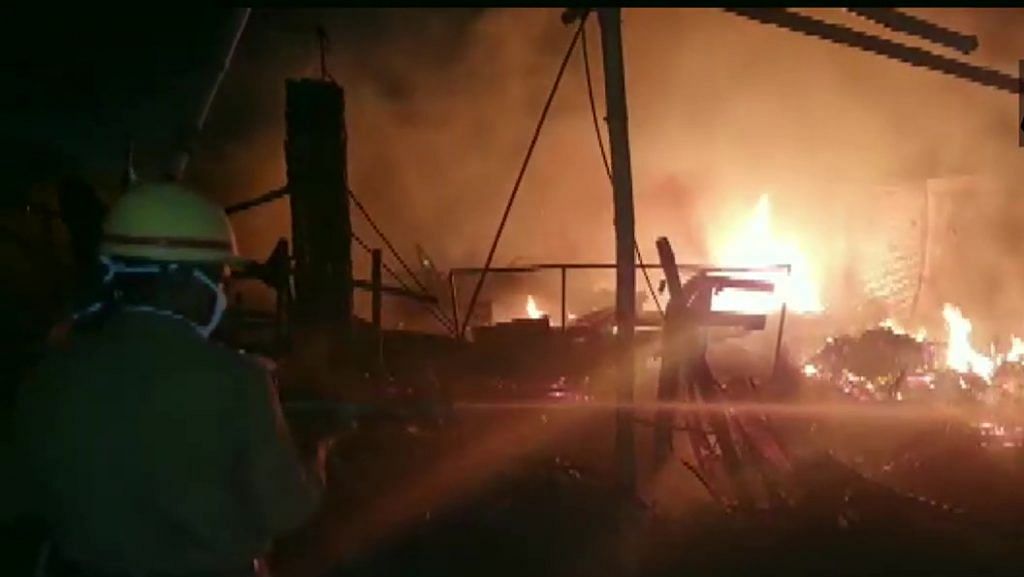 A fire broke out at shanties near Tapsi Baba mod in Asansol last night. Fire tenders reached the spot and it was later doused. No casualties reported | Twitter: @ANI