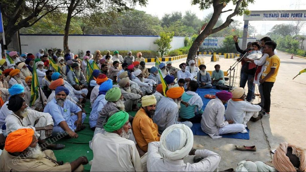 Farmers protest at the entrance of the Talwandi Sabo power plant | Suraj Singh Bisht | ThePrint
