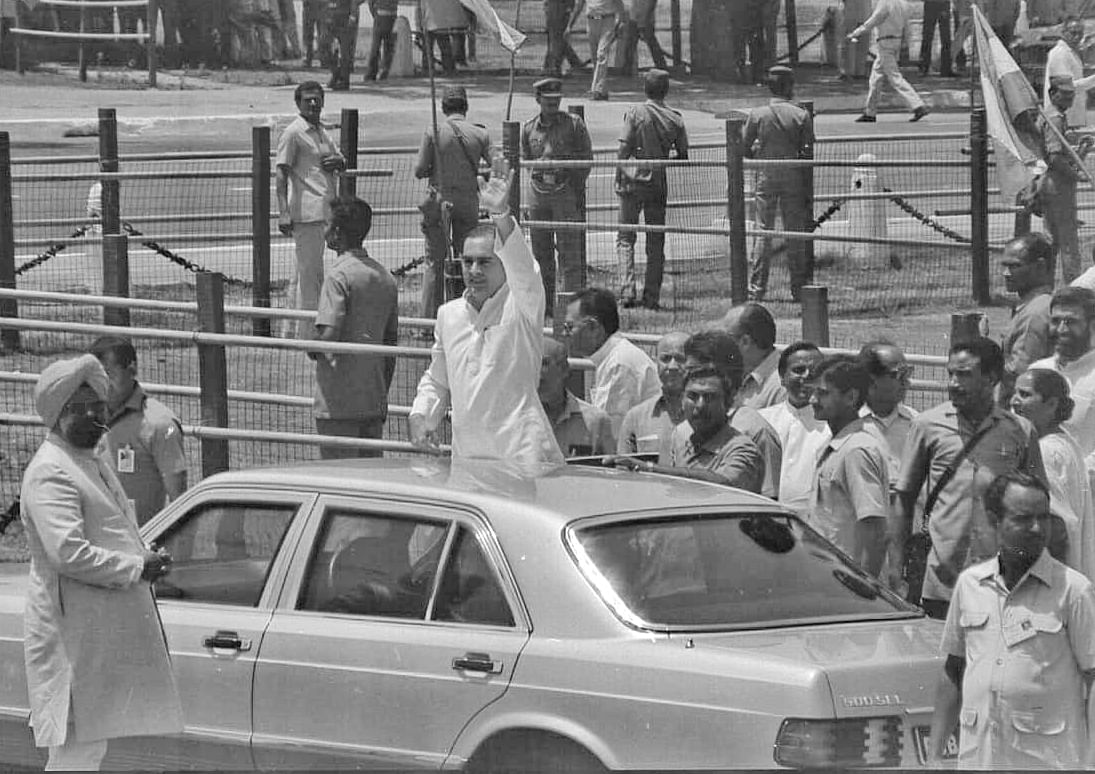 Former PM Rajiv Gandhi after attending a rally at Boat Club | Photo: Praveen Jain | ThePrint