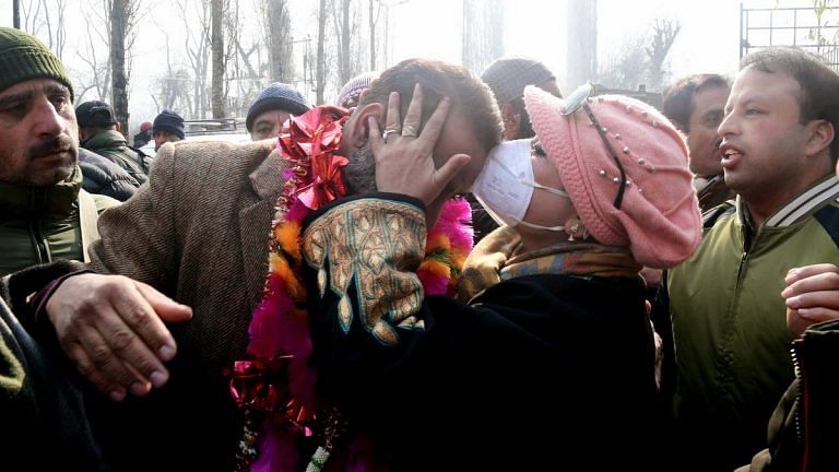 Gupkar alliance leads in J&K DDC polls, BJP makes inroads into Kashmir with 3 seats
