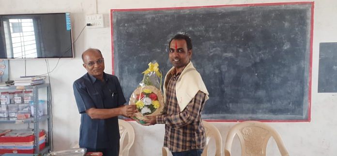 Ranjitsinh Disale (right) is a teacher in Maharashtra’s Solapur district | Twitter: @ranjitdisale