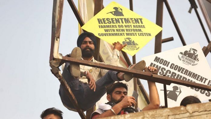 Farmers protest at the Haryana-Delhi border at Singhu | Photo: Manisha Mondal | ThePrint