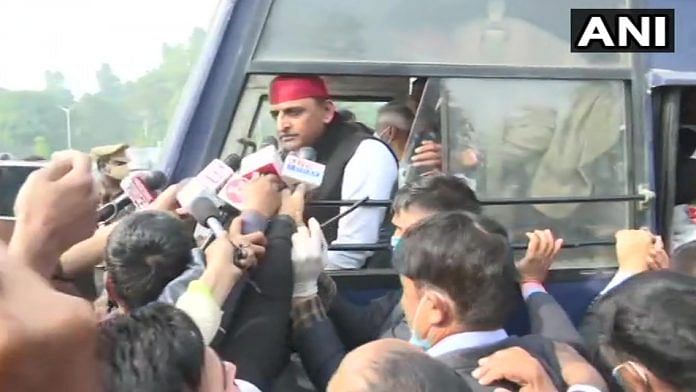 SP chief Akhilesh Yadav is detained by UP Police for protesting against the new farm laws | @ANI |Twitter