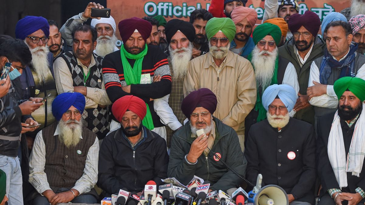 Protesting farmer unions defer decision on Centre's offer for fresh talks  on farm laws