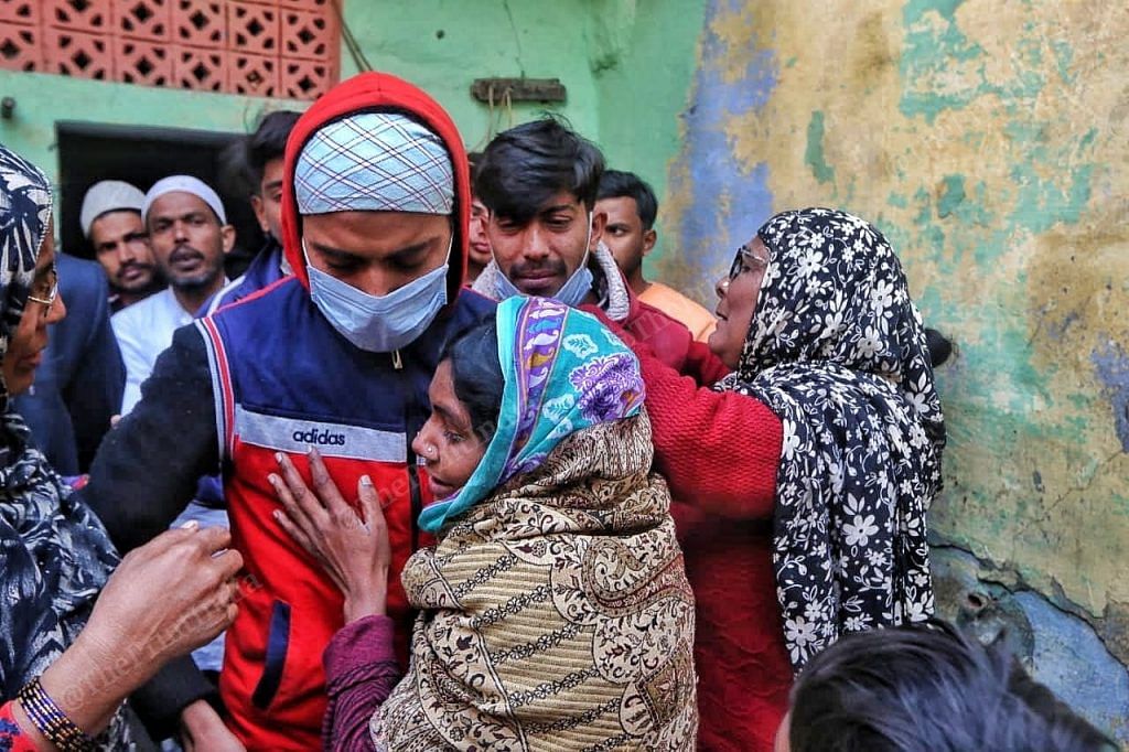 Rashid being hugged by his mother after after his release from Moradabad jail | Praveen Jain | ThePrint