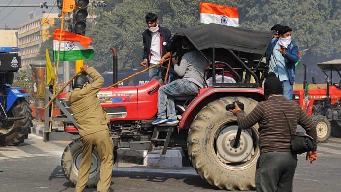 Delhi Police lathi-charged farmers at ITO | Photo: Suraj Singh Bisht | ThePrint