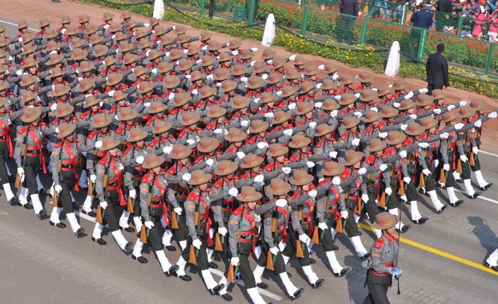 Different r. Фото молдавский контингент на параде в Москве 2010. Chinese Soldiers participate in a massive Military Parade celebrates 60 years.