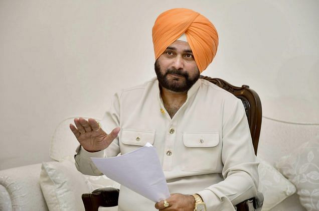 Navjot Singh Sidhu meets Sonia Gandhi, discusses 'active role' for him in  Congress