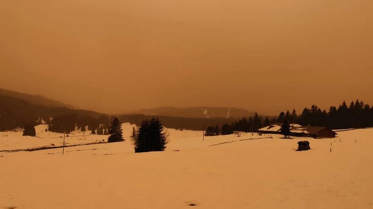 A view of the Jura mountains in Europe under a plume of Saharan dust | Photo: Twitter | World Meteorological Organization