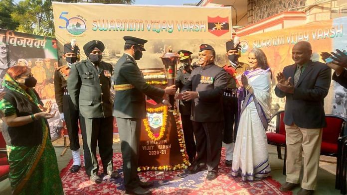 Brigadier Hamir Singh (Retd), receives the Vijay Mashaal, in Jaipur Thursday | Via Indian Army