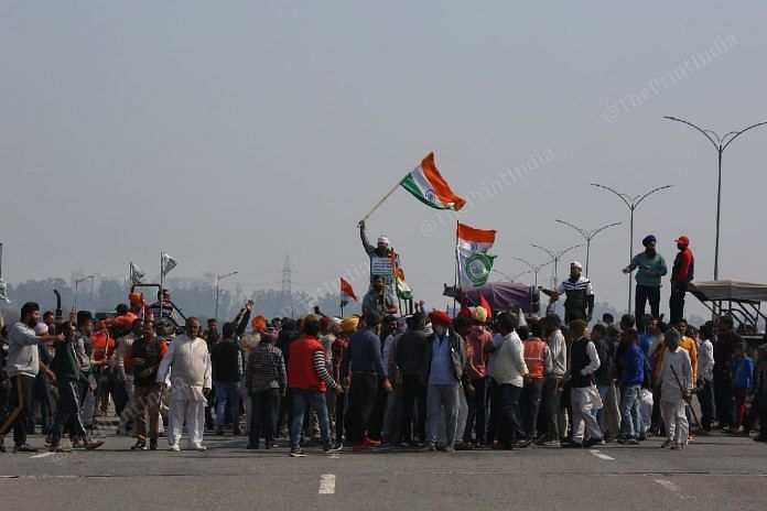 WhatsApp Image 2021-02-06 at 3.41.58 PM Farmers blocking Kundli-Manesar-Palwal Expressway near Singhu border as part of their country wide 'chakka jam' on 6 February 2021 | Suraj Singh Bisht | ThePrint