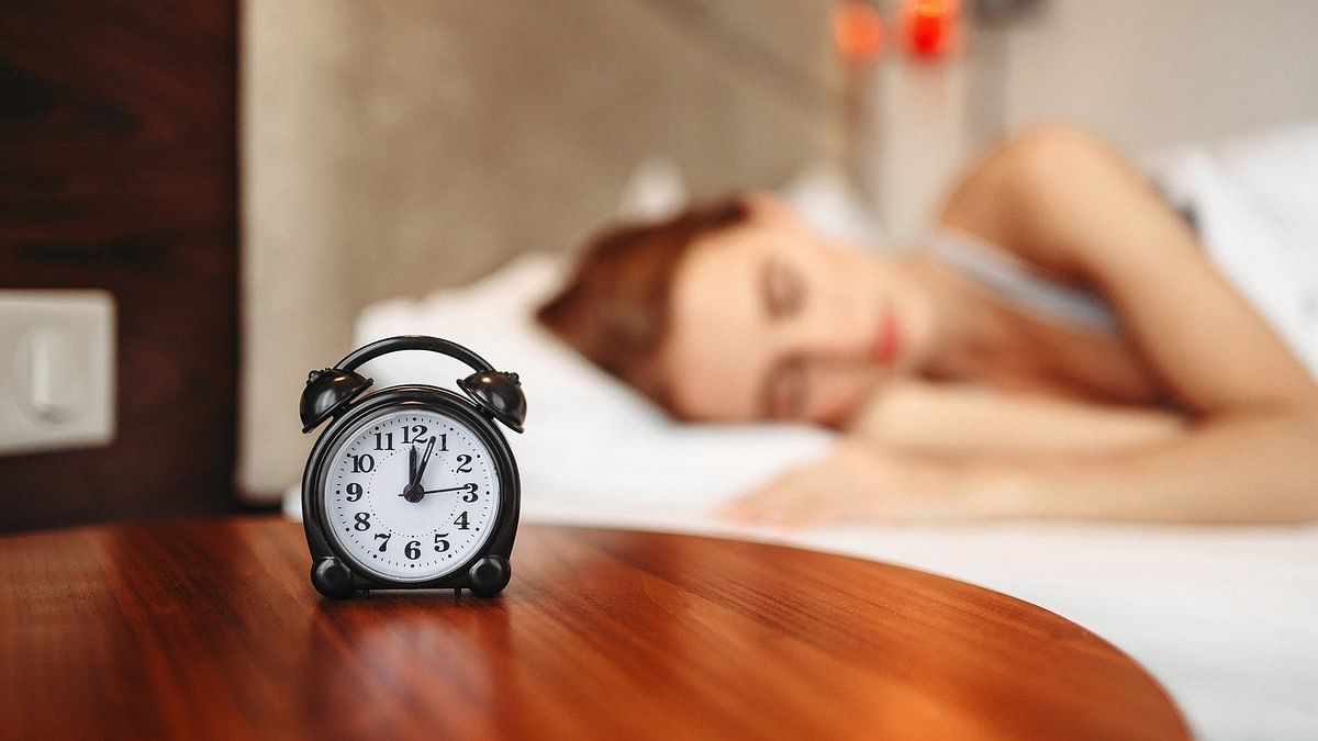 now-sleeping-longer-than-6-5-hours-a-night-associated-with-cognitive