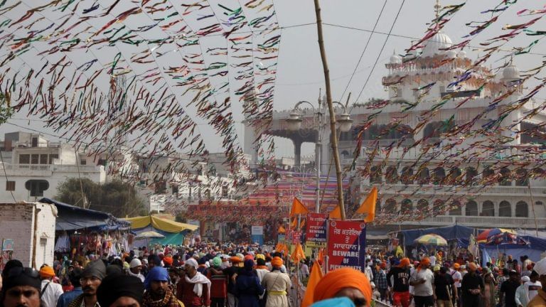 Thousands gather for Hola Mohalla festival in Punjab, give masks & social distancing a miss