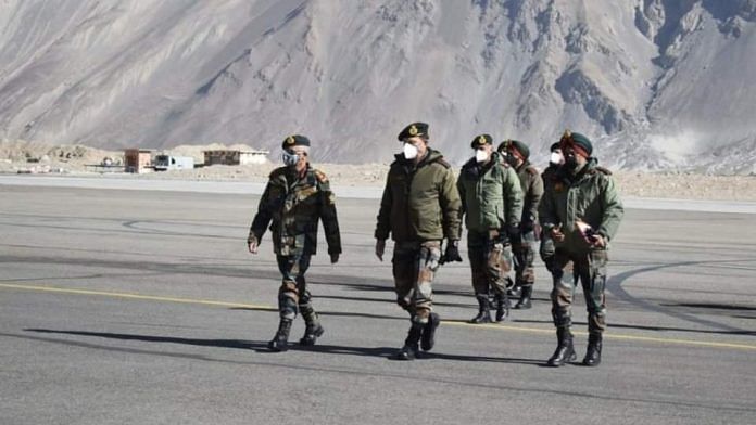 Army Chief Gen MM Naravane reaches Ladakh on 27 April, 2021 | Twitter