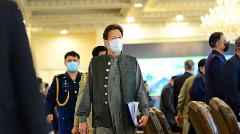 Loves me, loves me not – The curious case of the Imran Khan govt and the ‘banned’ TLP