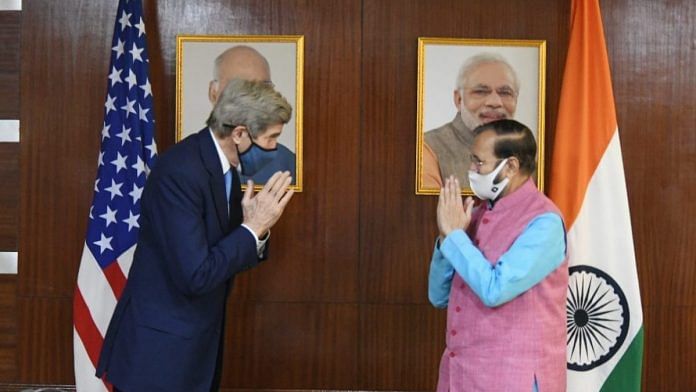 Union Minister Prakash Javadekar (right) with the Special US Presidential Envoy for Climate John Kerry in New Delhi Tuesday | Twitter/@PrakashJavdekar