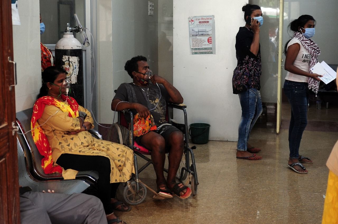 Patients in Emergency ward at Durg Civil Hospital | Photo: Suraj Singh Bisht | ThePrint