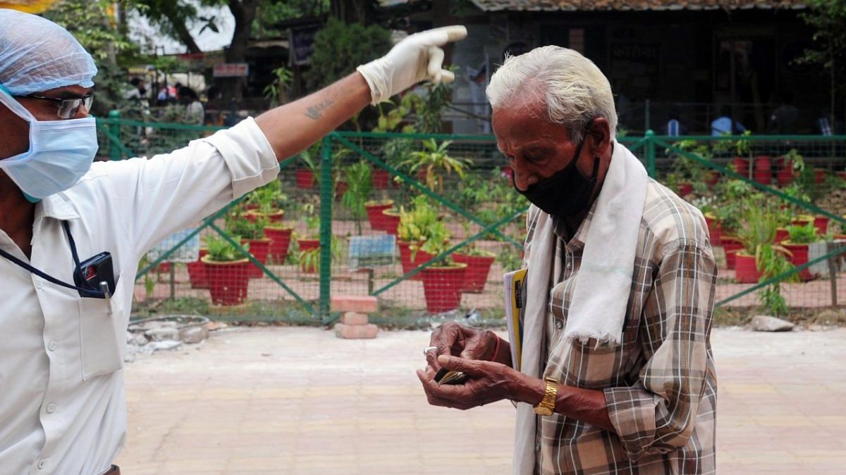82-year-old Lakhan Lal Srinivas, whose son Shankar Lal Srinivas succumbed to Covid-19 Thursday | Photo: Suraj Singh Bisht/ThePrint