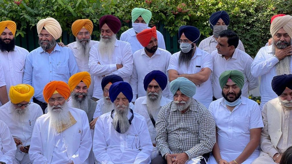 SAD (Democratic) chief Sukhdev Singh Dhindsa (front row, second from left) and SAD (Taksali) head Ranjit Singh Brahmpura (beside Dhindsa and in blue turban) along with other leaders of the breakaway factions | By special arrangement