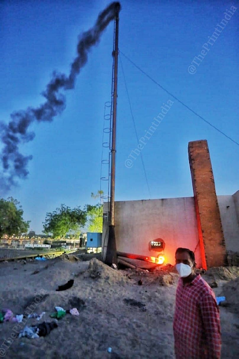 The pipe of Juna Vadag electric crematorium runs hot as a body gets cremated | Photo: Praveen Jain | ThePrint