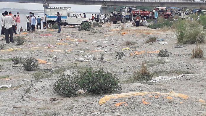 Over 100 bodies were found buried in sand at Buxar Ghat by the Ganga in Unnao district of UP | Photo: Prashant Srivastava/ThePrint