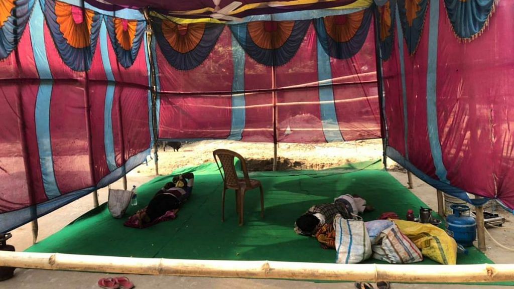 A tent for patients' attendants outside the District Covid Care Centre in Civil, Lines, Buxar | Photo: Jyoti Yadav | ThePrint