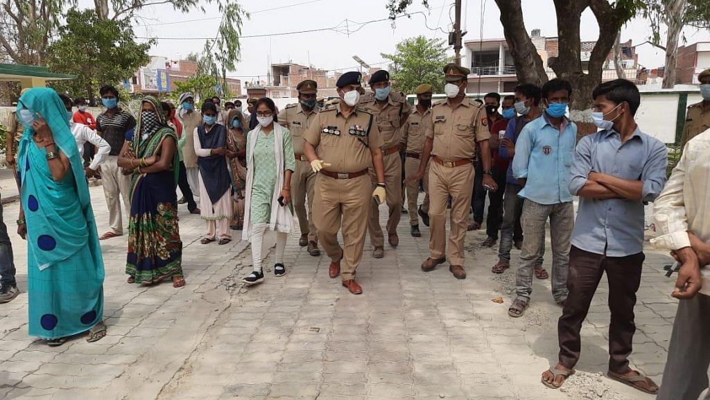 (Representational image) UP police personnel on duty during panchayat elections in Lucknow last month | Twitter/@adgzonelucknow