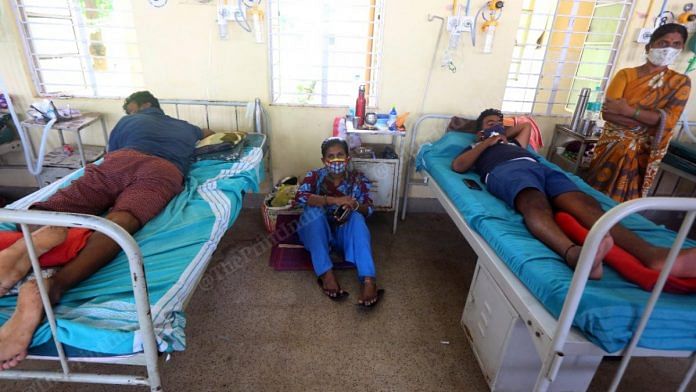 Attendants with Covid-19 patients at the Mandya Institute of Medical Sciences | Photo: Praveen Jain/ThePrint
