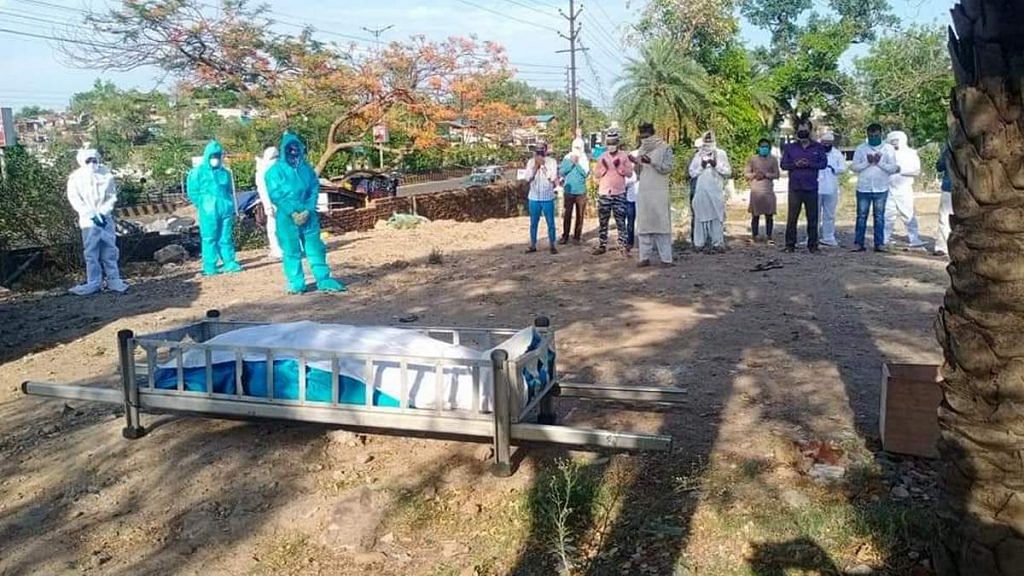 A team of 'Moksha' volunteers offers namaaz as they bury a Muslim person who died of Covid | By special arrangement