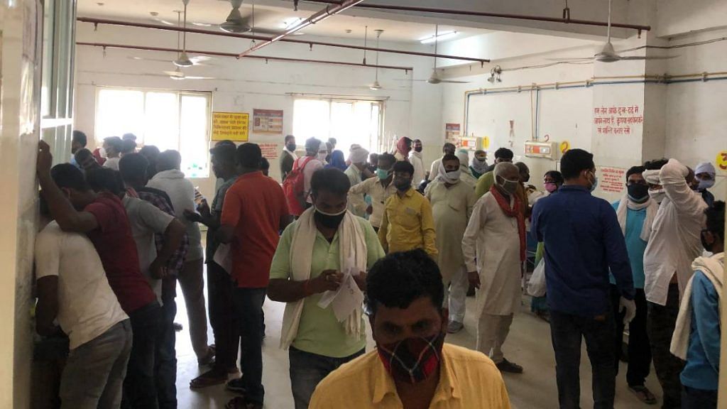 The crowded emergency ward at the district hospital in Ballia | Jyoti Yadav | ThePrint