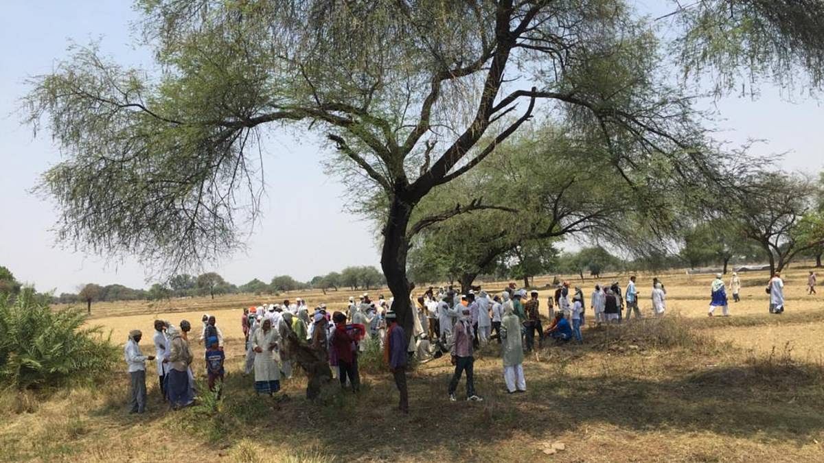 A funeral being performed at a village in Banda's Mahua Block, Monday | Moushumi Das Gupta | ThePrint