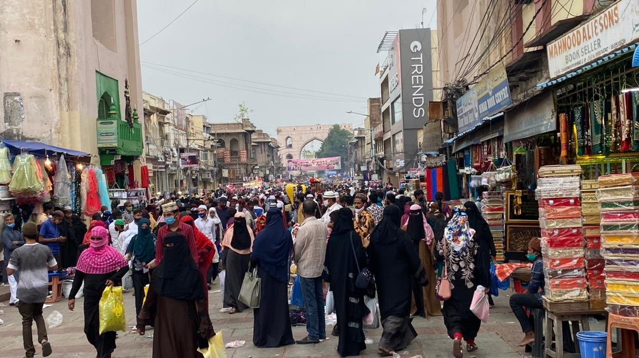 Crowd during Ramzan shopping ahead of Eid-Ul-Fitr in Hyderabad on 7 May. | Photo: Rishika Sadam/ThePrint
