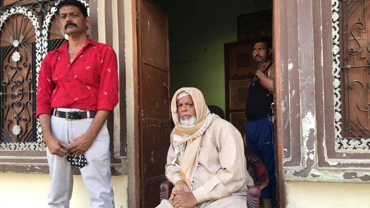 Mohammed Kasim's father (seated). The 70-year-old lost his 42-year-old son recently | Moushumi Das Gupta | ThePrint
