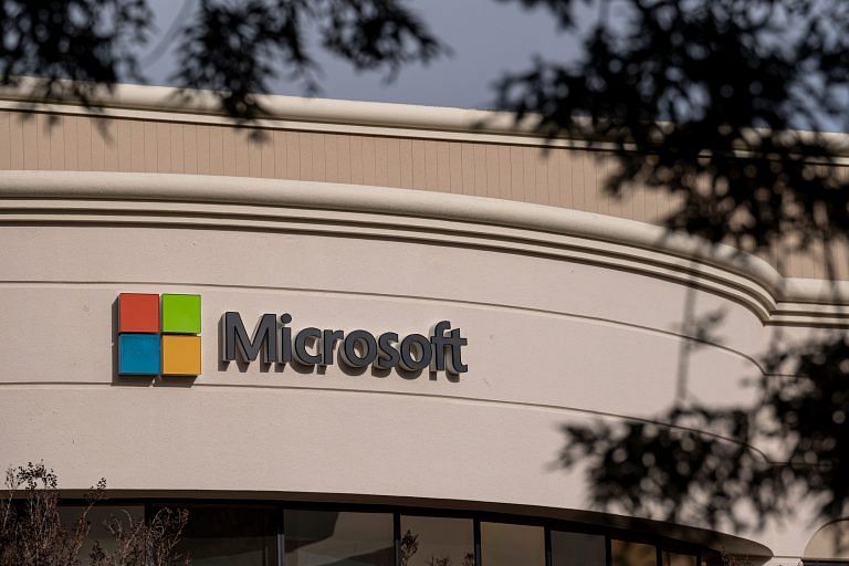 Microsoft first opens its Windows, and then quietly tries to close door on Slack