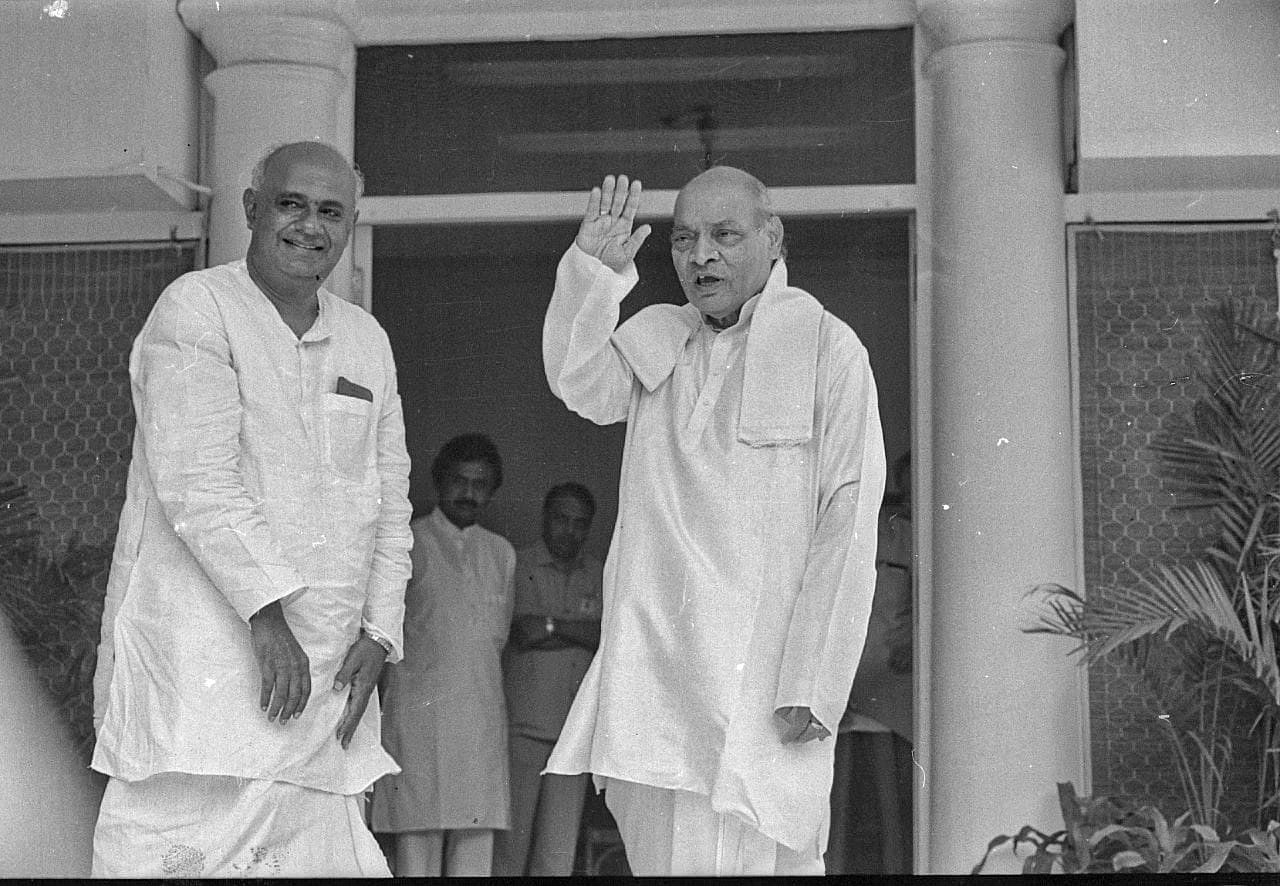 Prime Minister P. V. Narasimha Rao with H. D. Deve Gowda | Photo: Praveen Jain