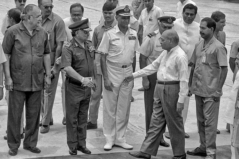 Prime Minister P. V. Narasimha Rao in rare attire leaves for Moscow | Photo: Praveen Jain