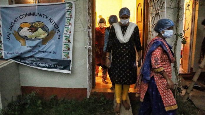 The all-women team provides cooked meals to 60-70 Covid-affected families every day | Manisha Mondal | ThePrint